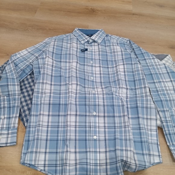 NWOT 4 button down shirt - Picture 2 of 3